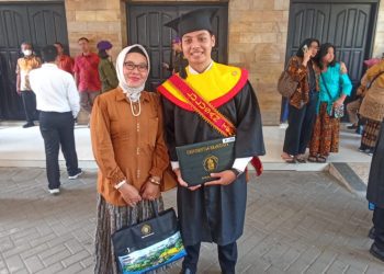 Impian Menjadi Jaksa Modal Mahasiswa Trenggalek Raih Gelar Wisudawan Terbaik UB